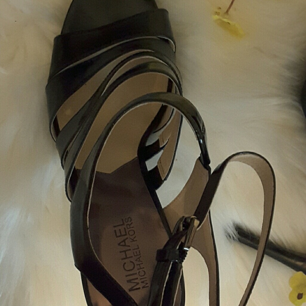 Michael kors genuine leather open toe shoes - Picture 8 of 8